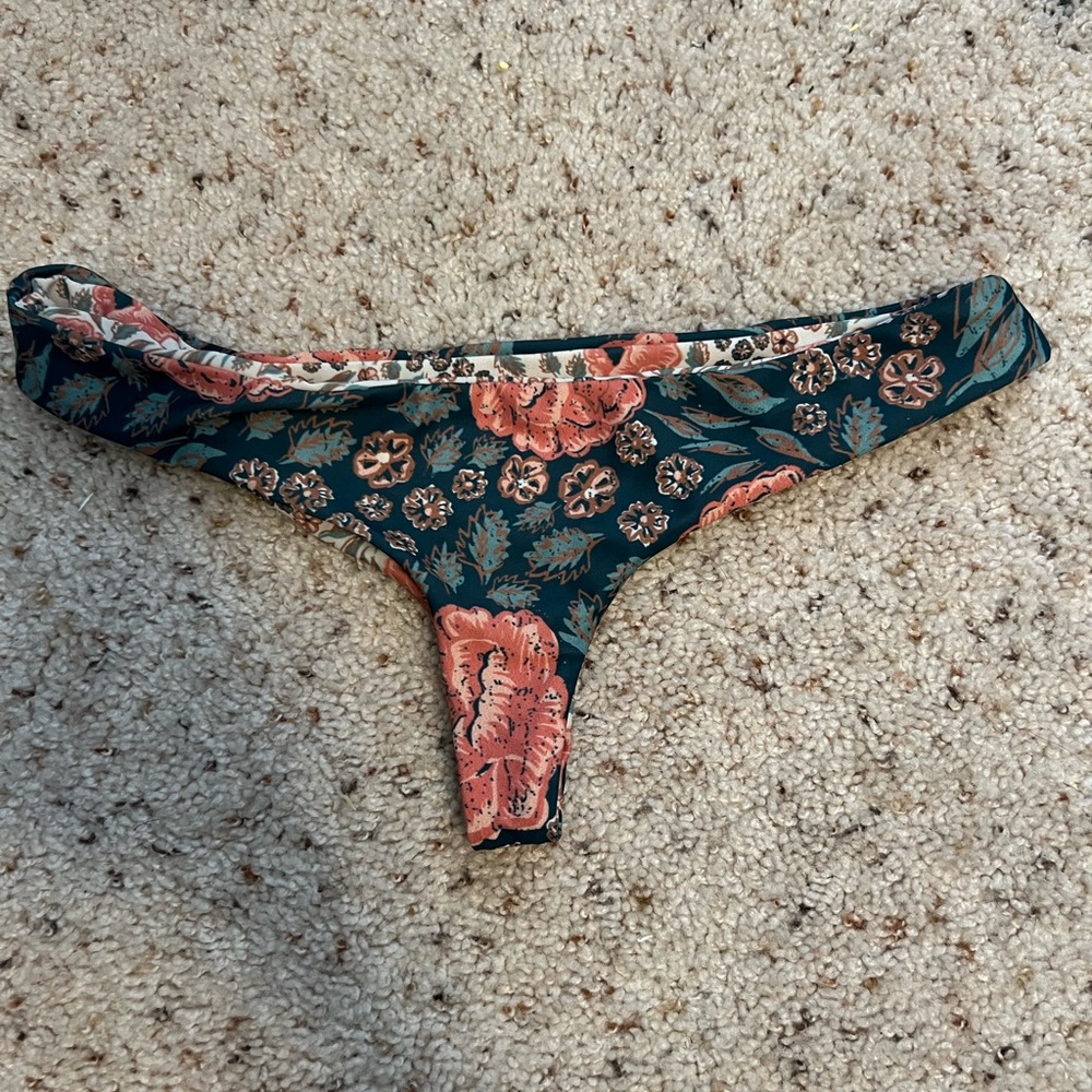 Beach riot x stone cold fox gardenia bottoms size medium
